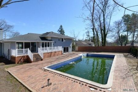 32 Merry Ln, Jericho, NY