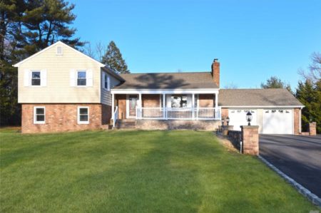 1 Ridge Dr, Old Westbury, NY