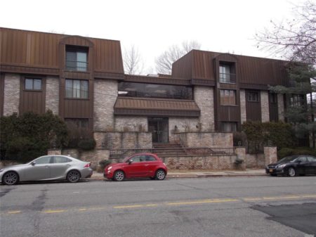130 S Middle Neck Rd, Great Neck, NY