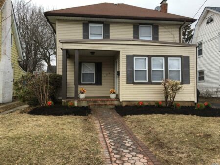 123 Leverich St, Hempstead, NY