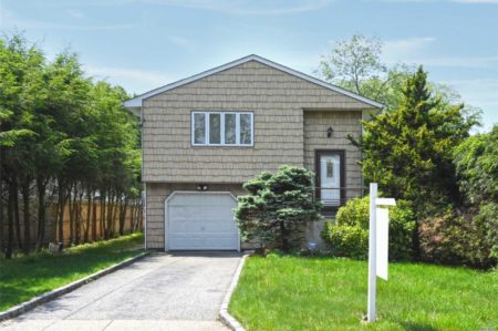30 Illinois St, Dix Hills, NY