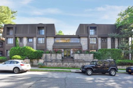 130 S . Middle Neck Rd, #4, Great Neck, NY