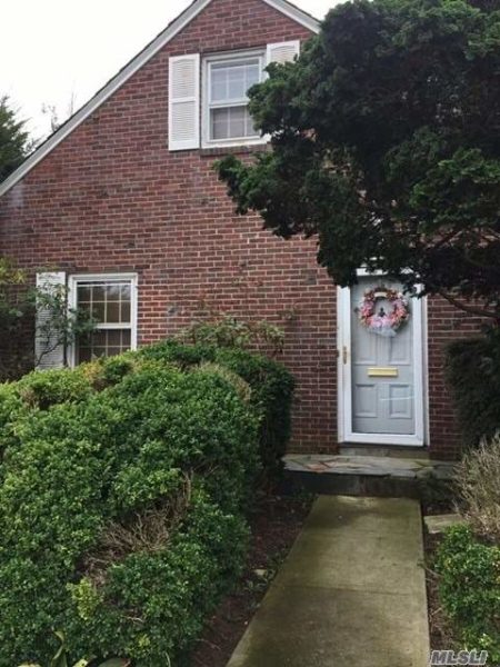60 Macdonald St, Hempstead, NY