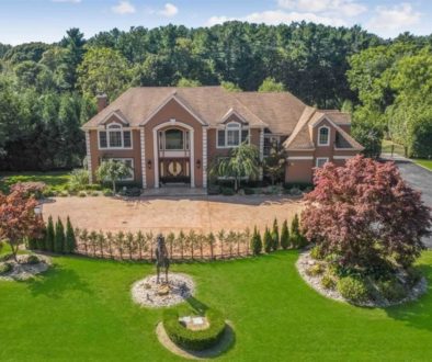 3 Windham Court, Muttontown, NY